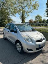Toyota Yaris 1.0 Bj 09/2010 TÜV 09/27 - Toyota: Bj