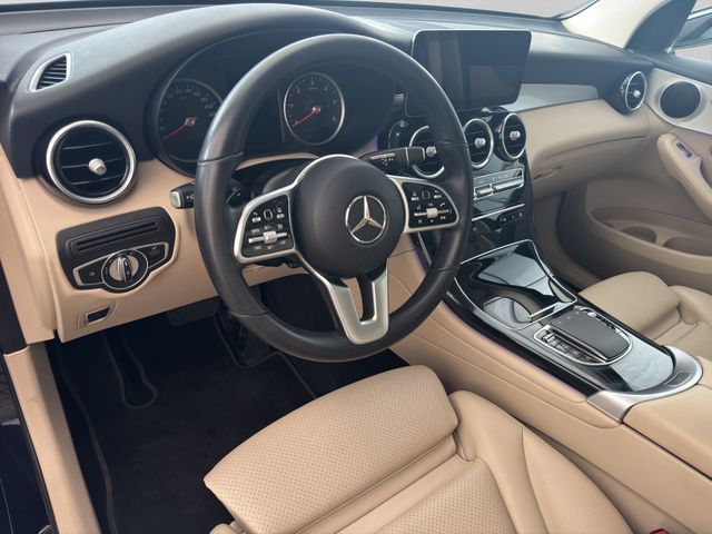Fahrzeugabbildung Mercedes-Benz GLC  200d 4Matic+LED+Pano+Kamera+Leder+MBUX+DAB