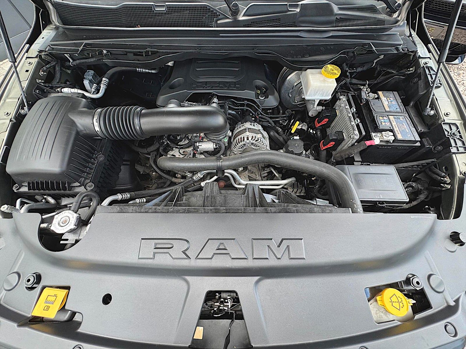 Fahrzeugabbildung Dodge RAM 5.7 V8 HEMI US ARMY STYLE Offroad 4x4 LED