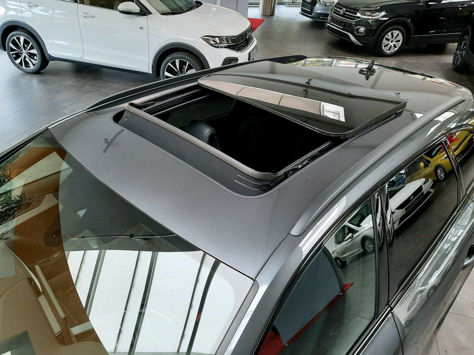 Fahrzeugabbildung Audi A4 Avant S-Line TDI Quattro *Standhzg*AHK*Panod*