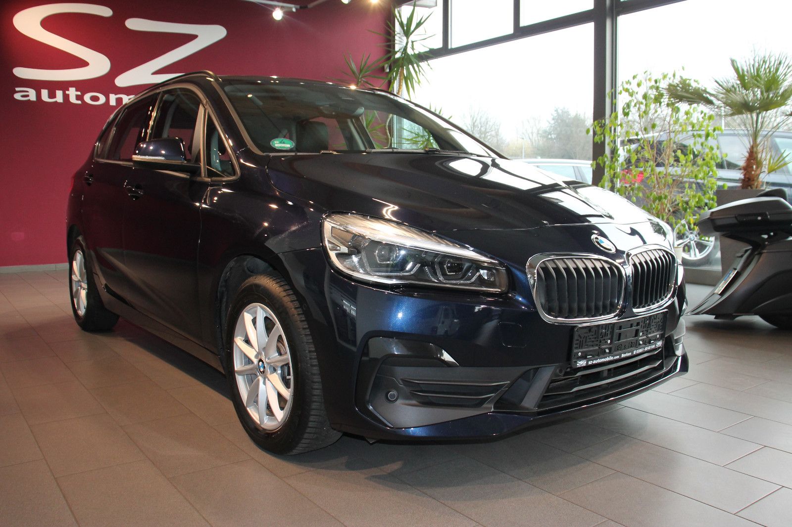 BMW 220 Active Tourer Navi LED AHK Leder Pano