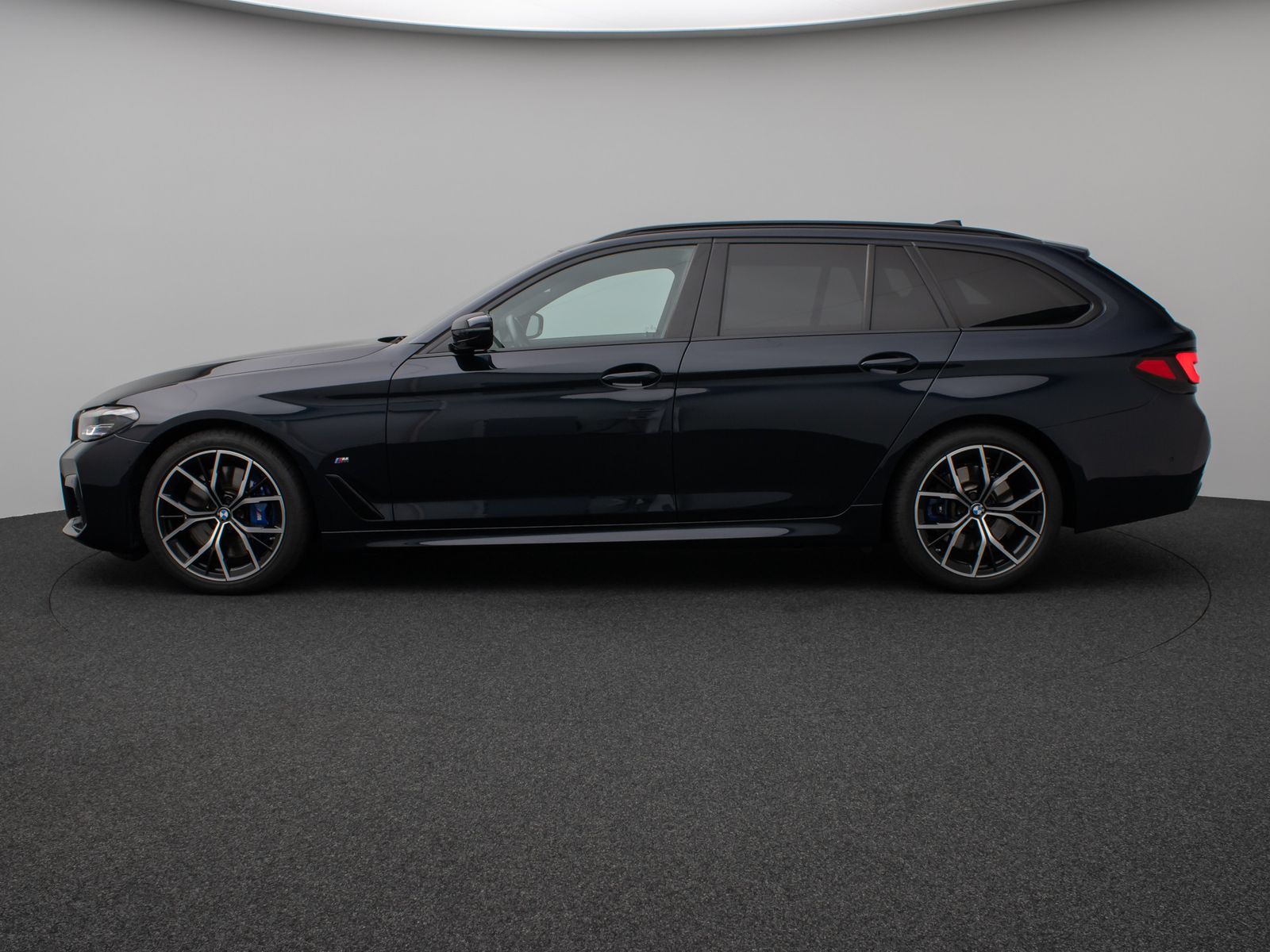 Fahrzeugabbildung BMW 540d xD M Sport Panorama DAB B&W Fernlichtassist