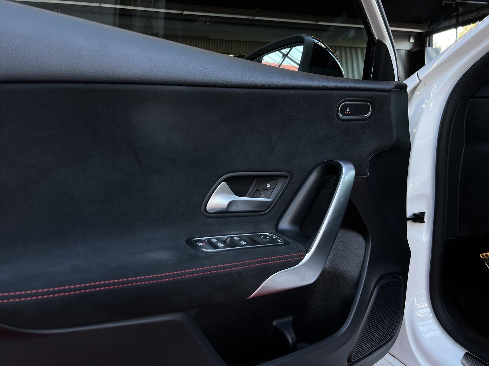 Mercedes-Benz A 250 AMG Line LED / ATTENTION ASSIST / SPURHALT