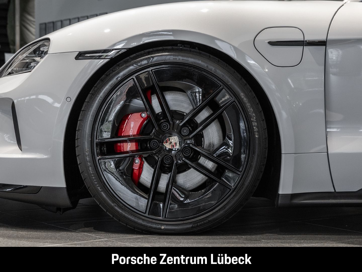 Porsche Taycan GTS InnoDrive HA-Lenkung Soft-Close imagem 2