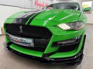 Ford Mustang - 4