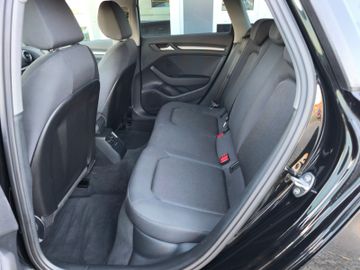 Audi A3 1.4 TFSI ultra S-tro*Bi-Xen*Navi*Alu*SHZ*PDC*