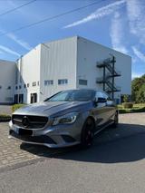Mercedes-Benz CLA 180 Urban Urban - Mercedes-Benz CLA 180 in Köln