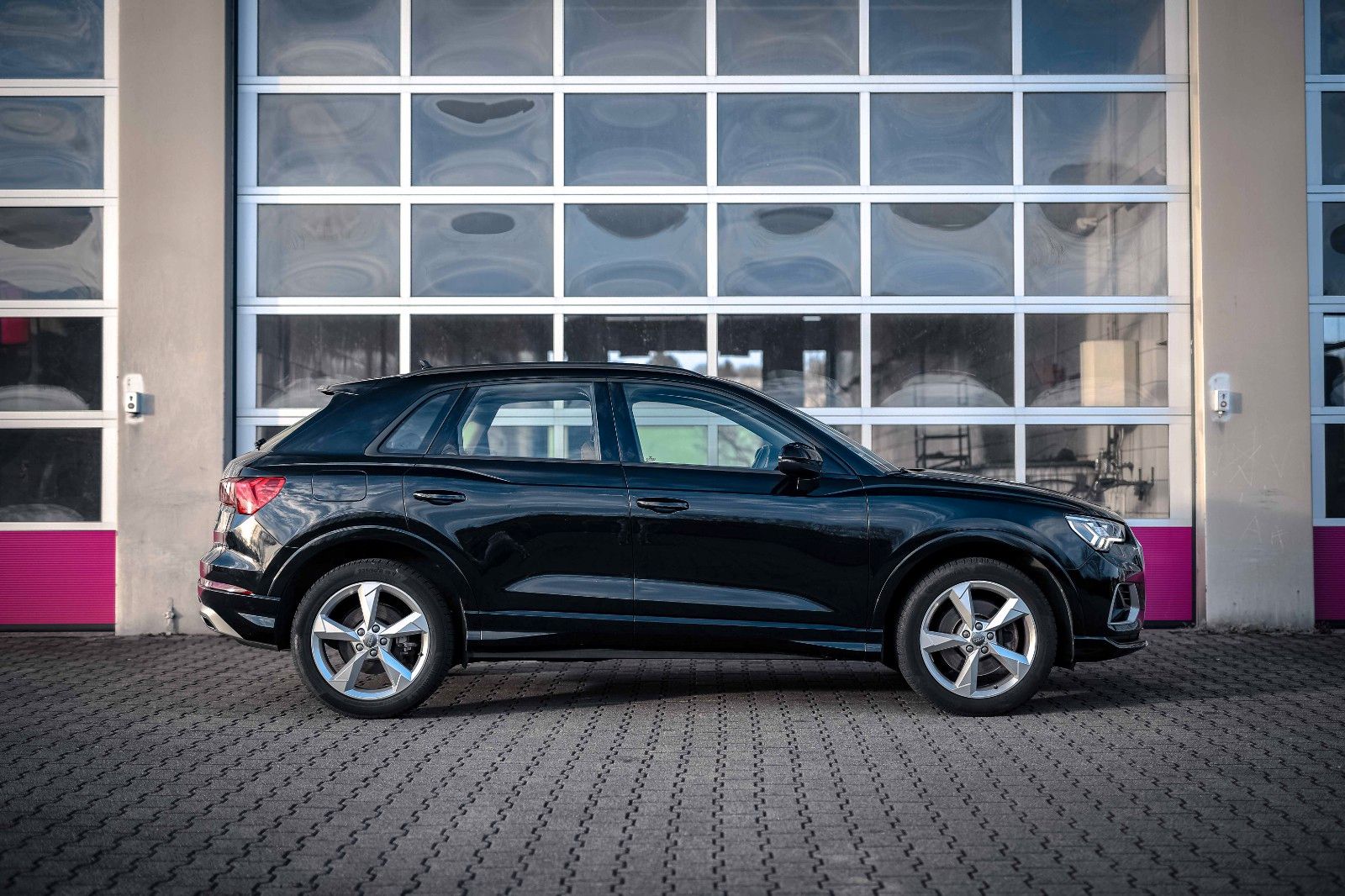 Fahrzeugabbildung Audi Q3 45 TFSI quattro advanced