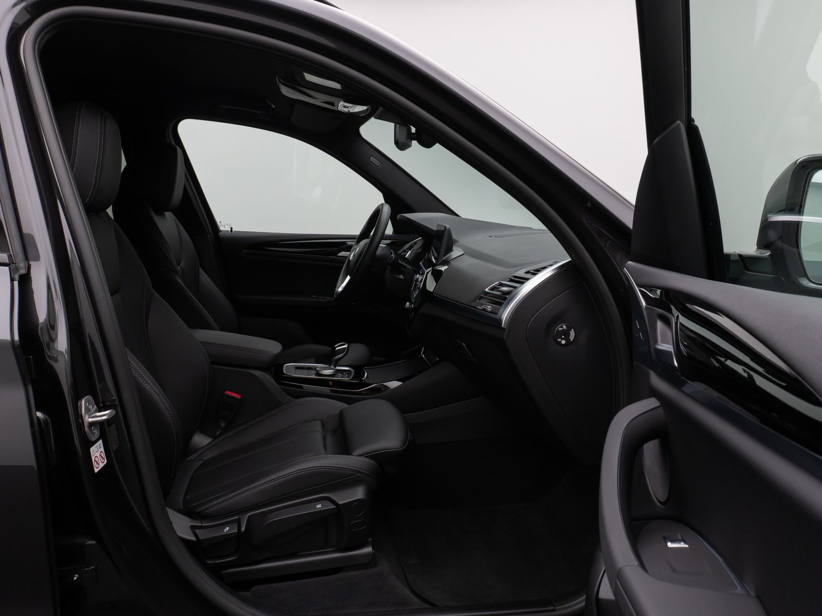 Fahrzeugabbildung BMW X3 xD30e Kamera HUD Lenkrhzg Stop&Go AHK Sport