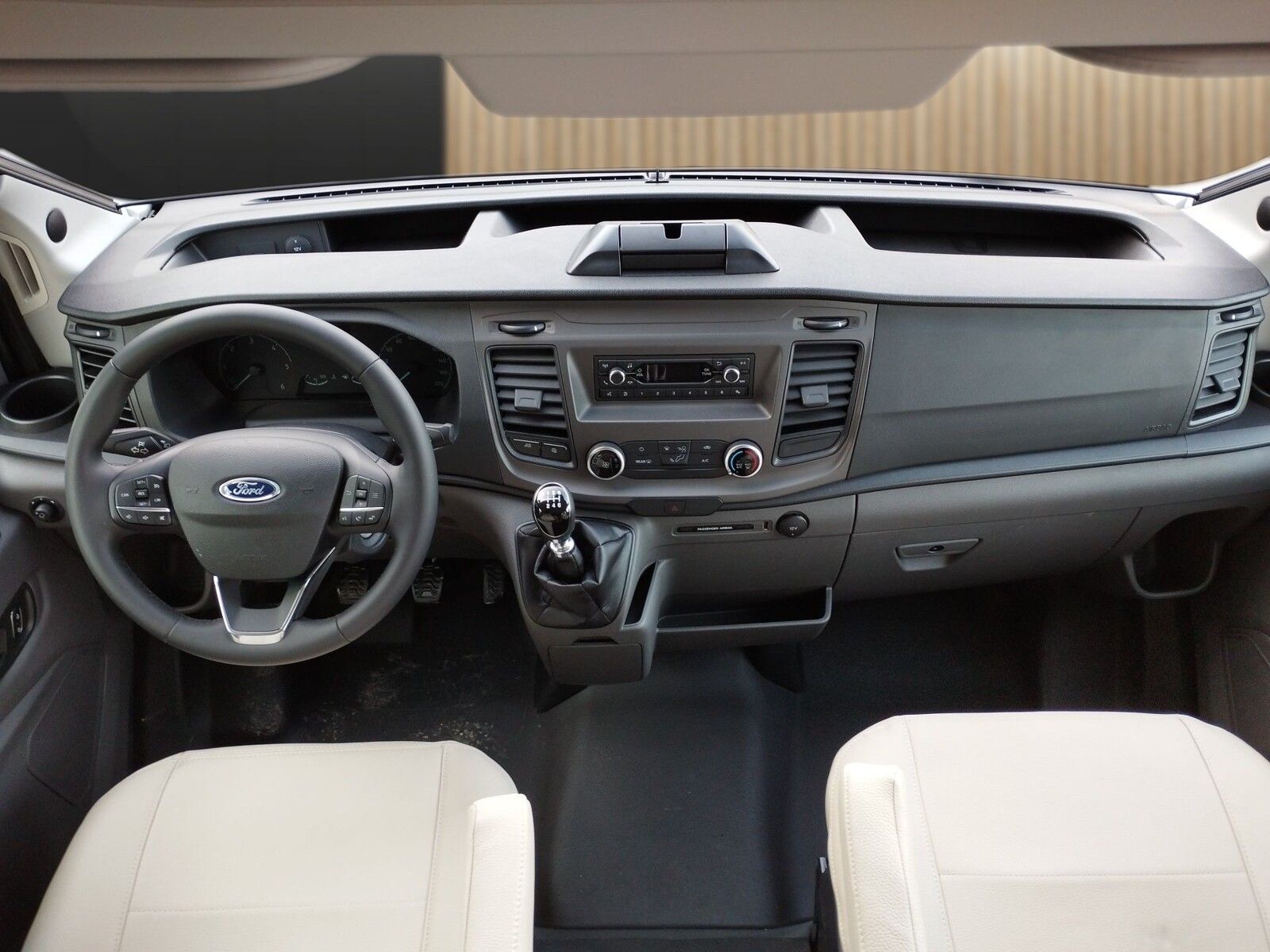 Fahrzeugabbildung Karmann Dexter 4x4 DE 560 AW Allrad 4x4, Rückfahrkamera