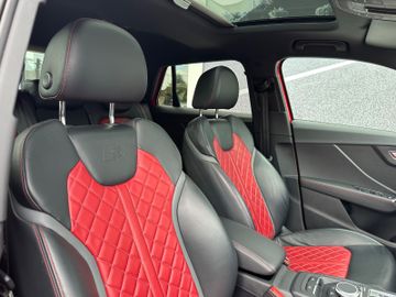 Fahrzeugabbildung Audi SQ2 2.0 TFSI quattro ACC Pano 19" Raute