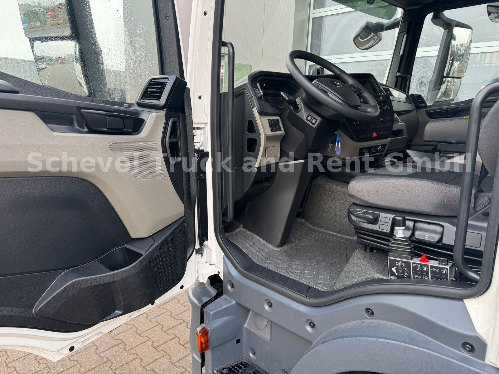 Fahrzeugabbildung MAN TGL 8.220 MEILLER TRIGENIUS 2x Ahk HIAB 072