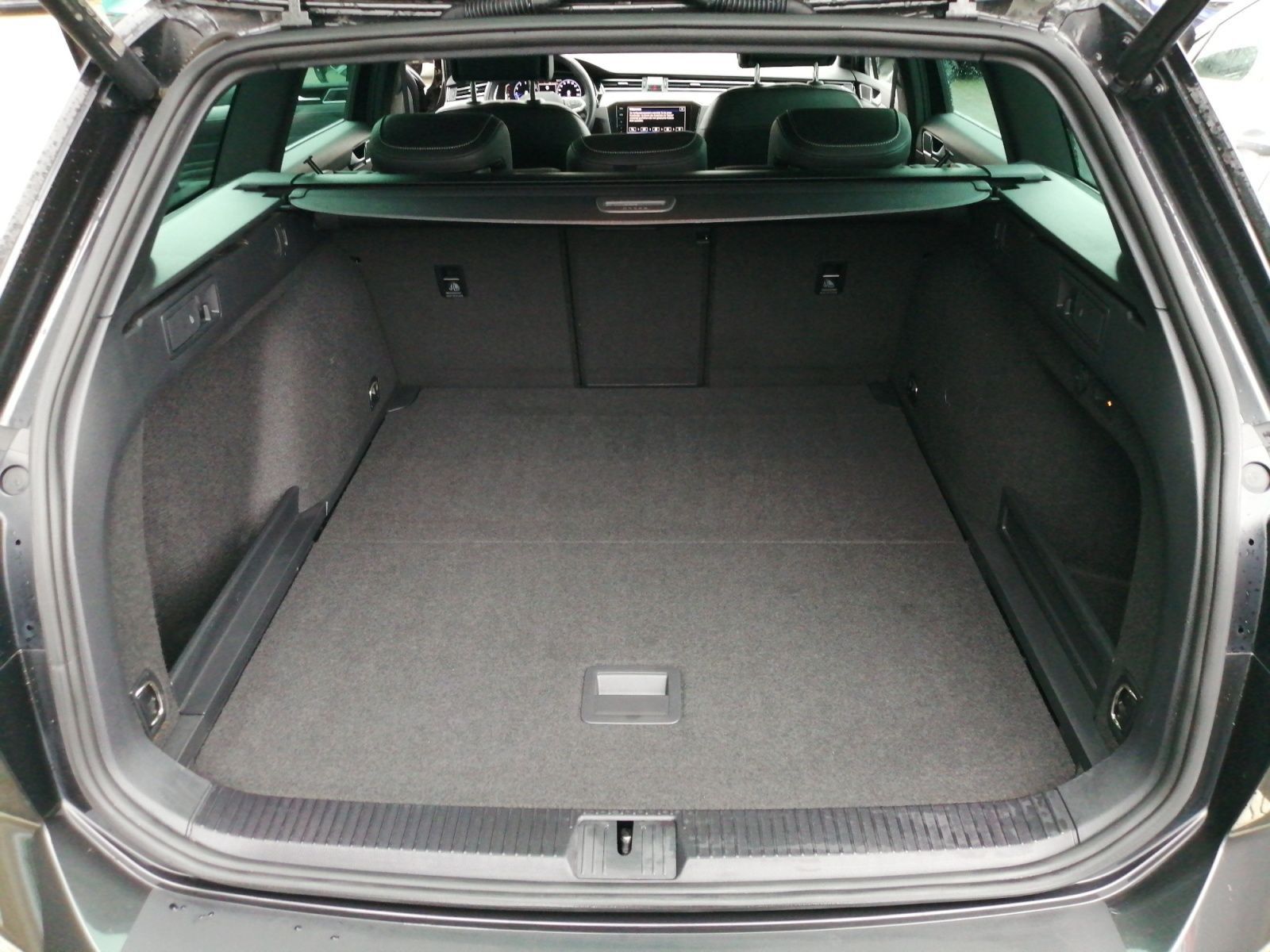 Volkswagen Passat Variant - Bild 17