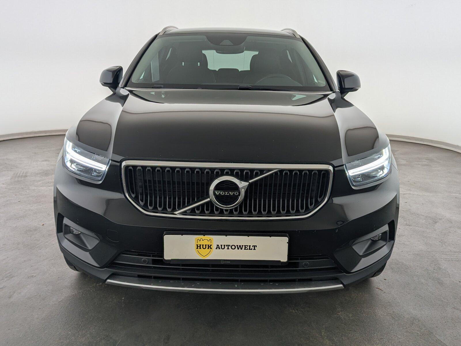 Volvo XC 40 D4 AWD Momentum LED+STDHZG+ACC+CARPLAY+