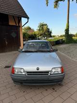 Opel Kadett 1.6 benzin 130k km - Opel Kadett: 1.6