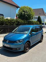 Volkswagen Touran 1.2 TSI Comfortline an Privatkäufer - Volkswagen Touran mit Benzin-Antrieb: Kleinbus, 1.2