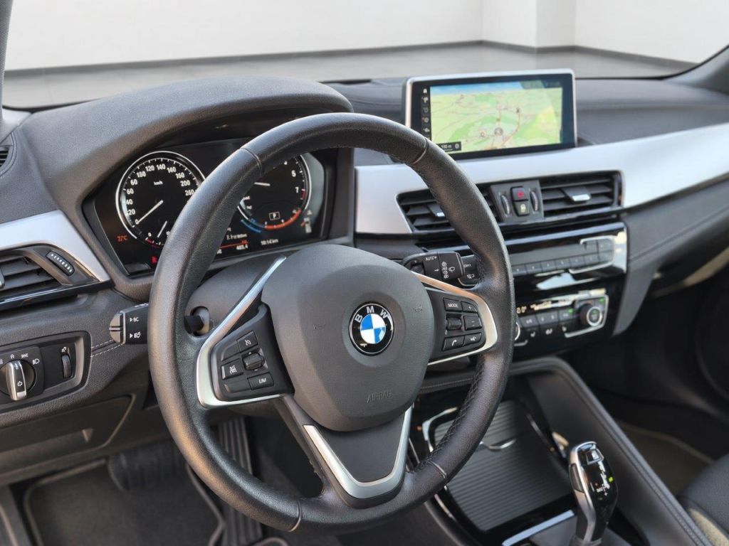 BMW X2 sDrive18i Aut. Advantage Driving Assistant – Bild 22