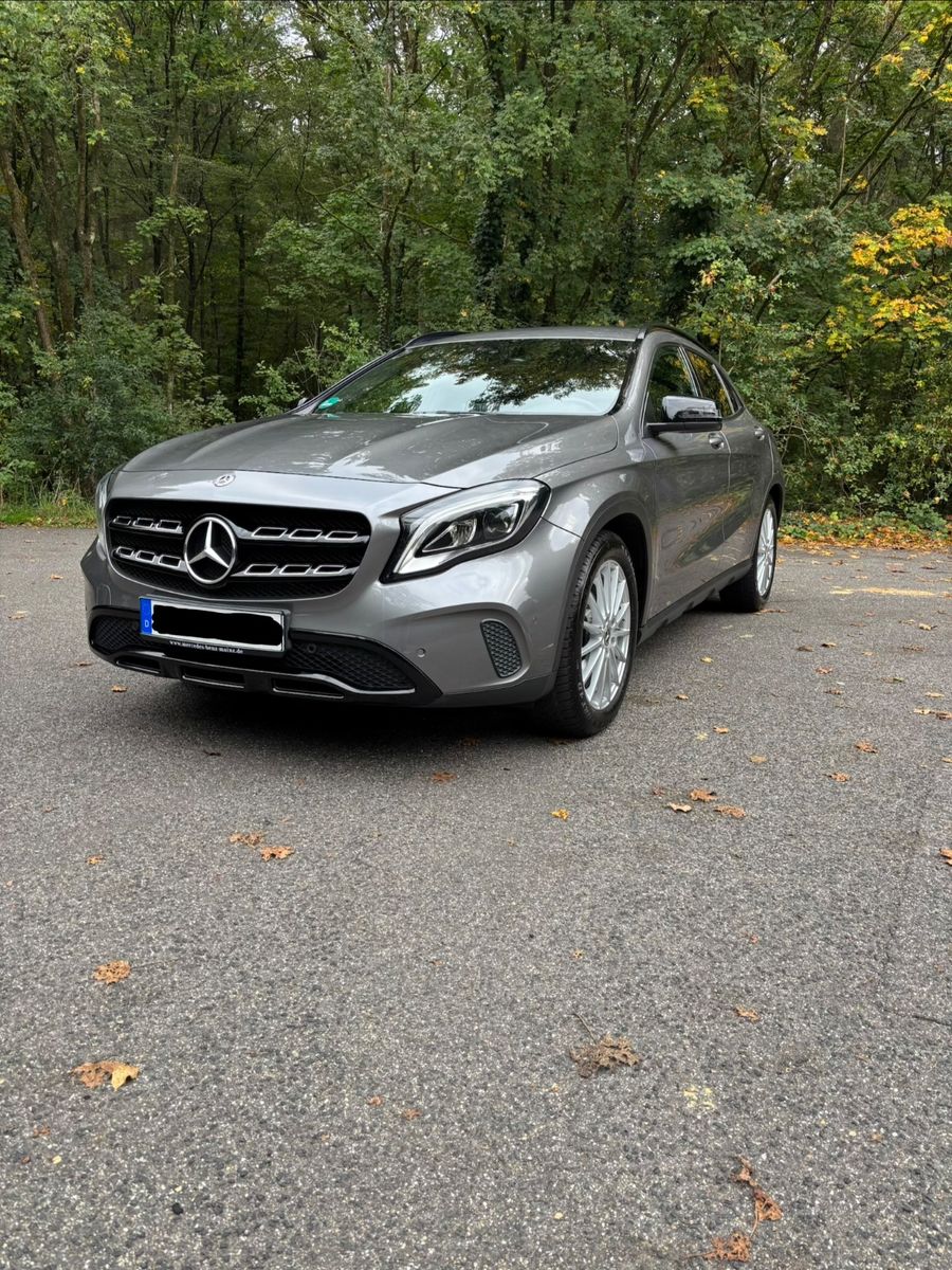MERCEDES-BENZ GLA 200 - Urban - Night Edition 