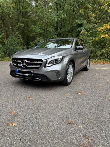MERCEDES-BENZ GLA 200 - Urban - Night Edition 