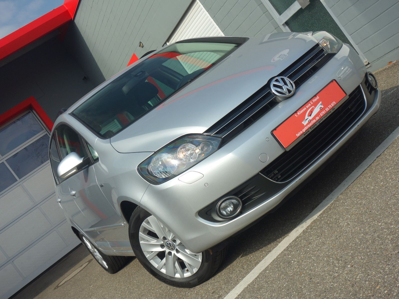Volkswagen Golf - 1