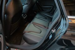 Fahrzeugabbildung Audi RS4 Avant 4.2 FSI quattro *MwSt.*Phantomschwarz*