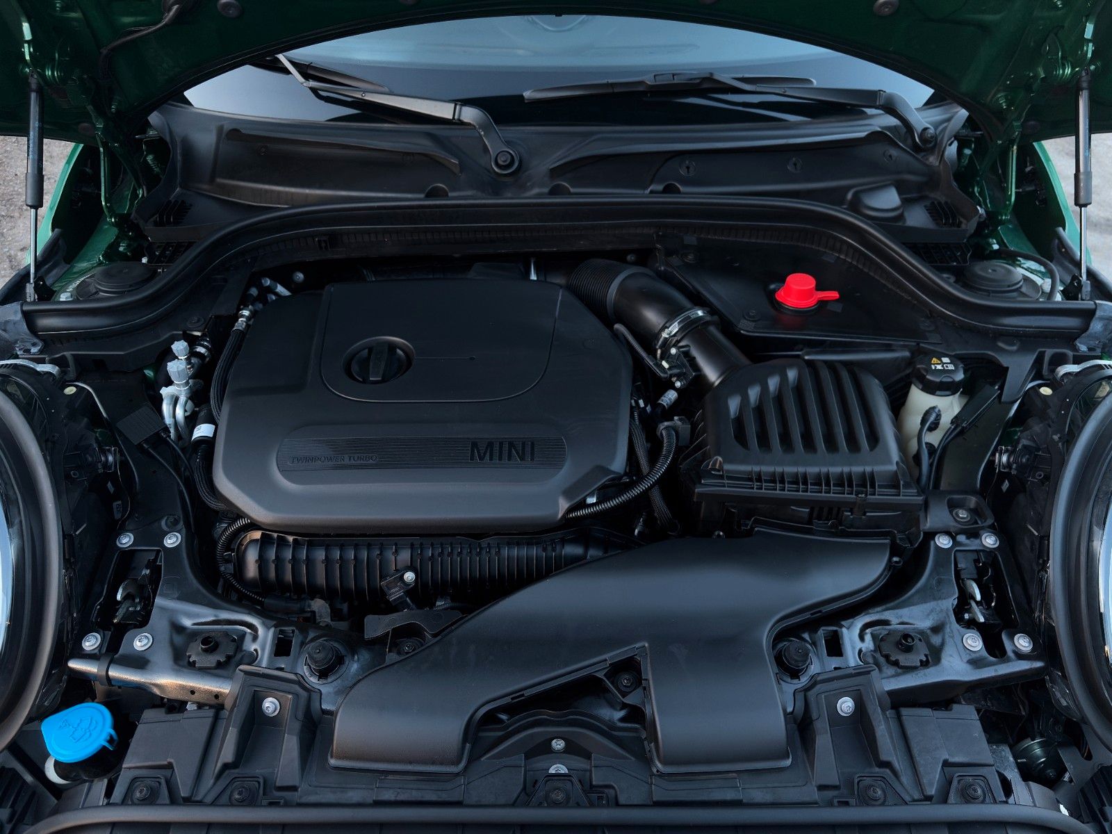 Fahrzeugabbildung MINI Cooper S Classic Trim Leder PANO LHZ SHZ BT PDC