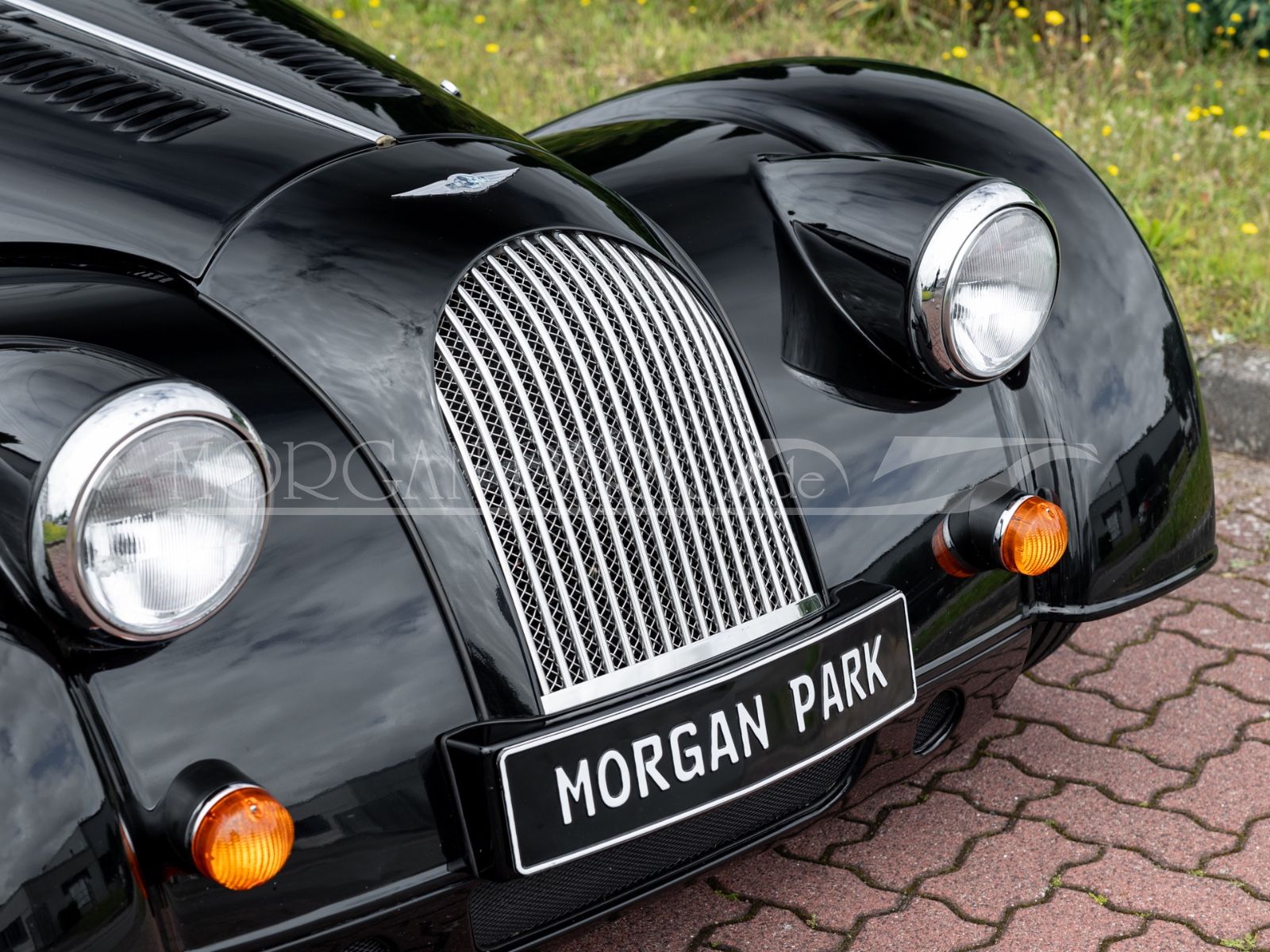 Fahrzeugabbildung Morgan Plus 8 *Sport Black + Automatikgetriebe*