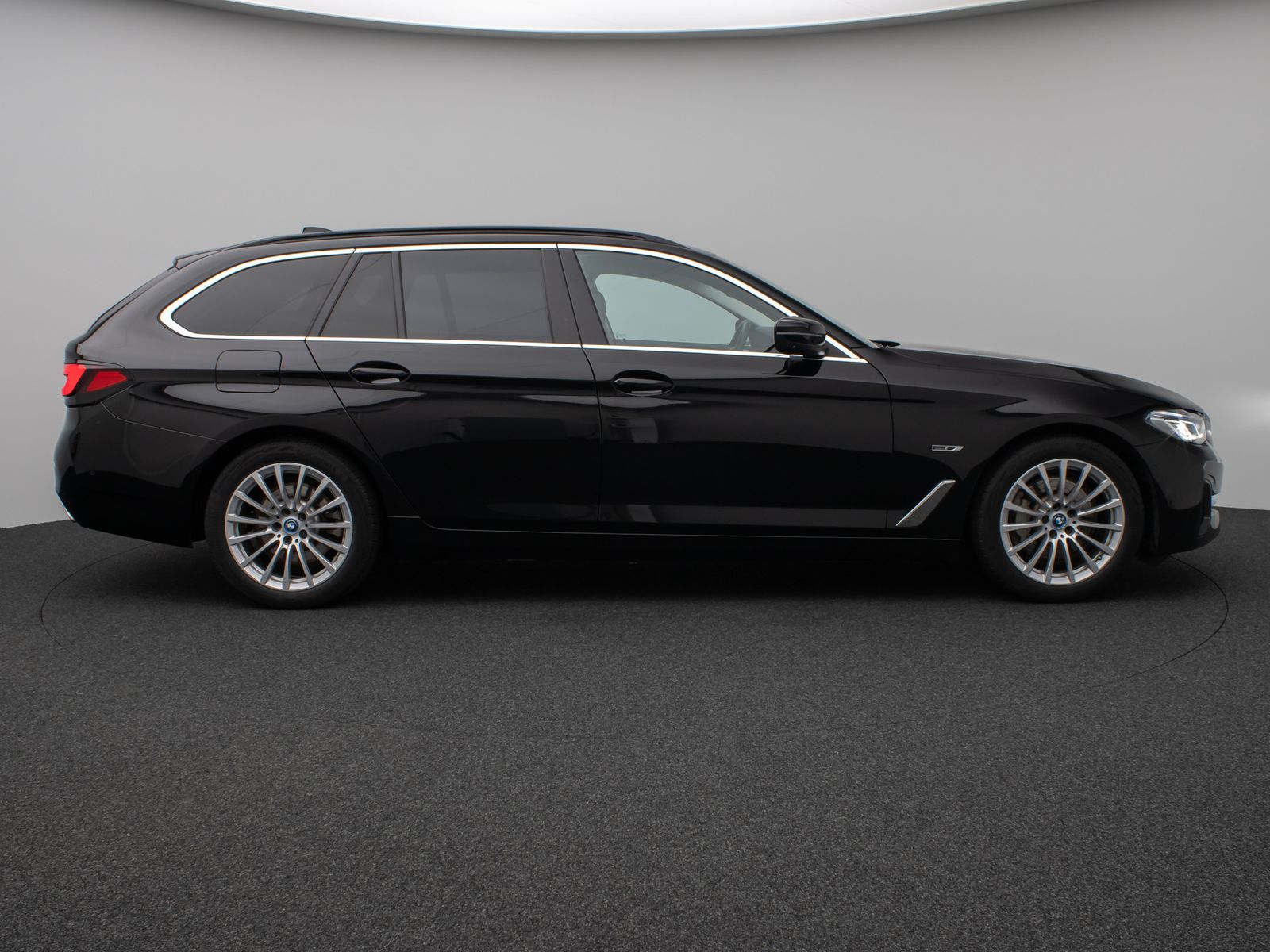 Fahrzeugabbildung BMW 520e  Laser 360° HUD DAB H/K ACC Alarm Komfort
