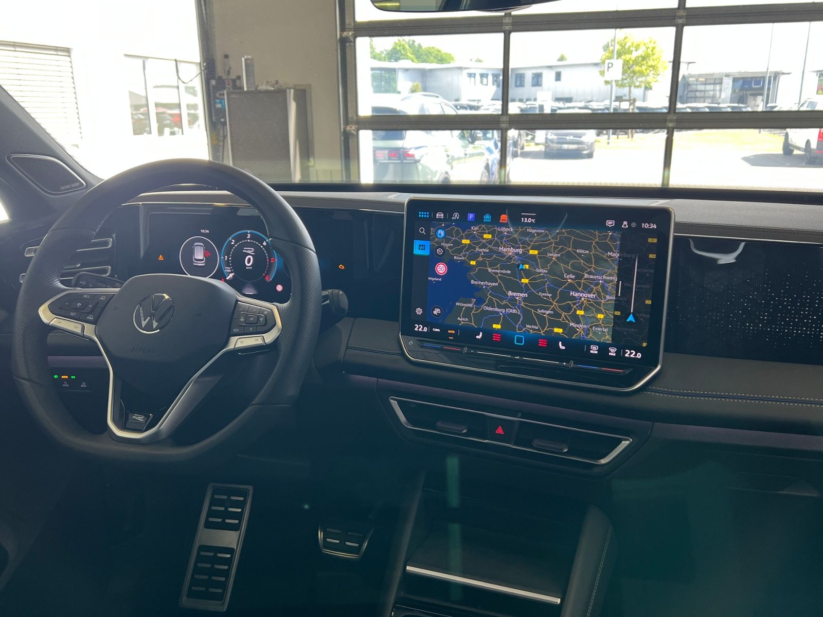 Fahrzeugabbildung Volkswagen Tiguan R-Line 2.0 TDI DSG 4MOTION *AHK, IQ.Light