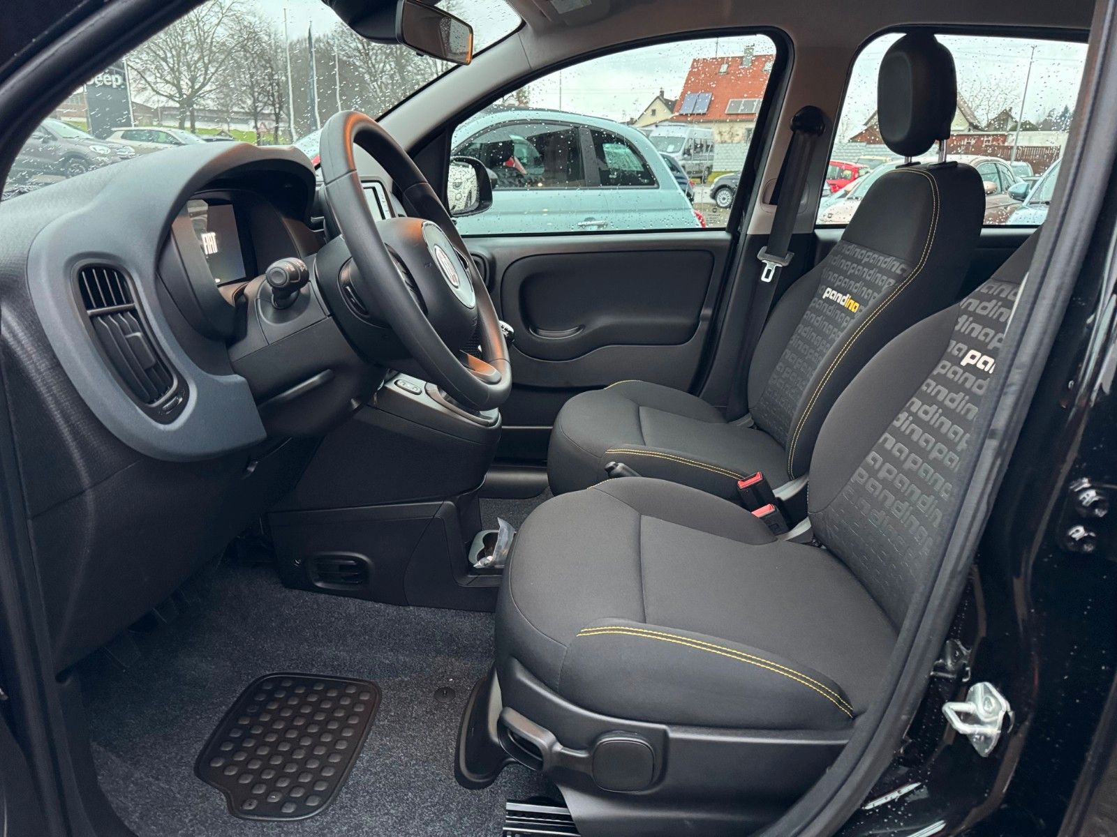 Fahrzeugabbildung Fiat Panda Hybrid 1.0 GSE DAB Tempomat