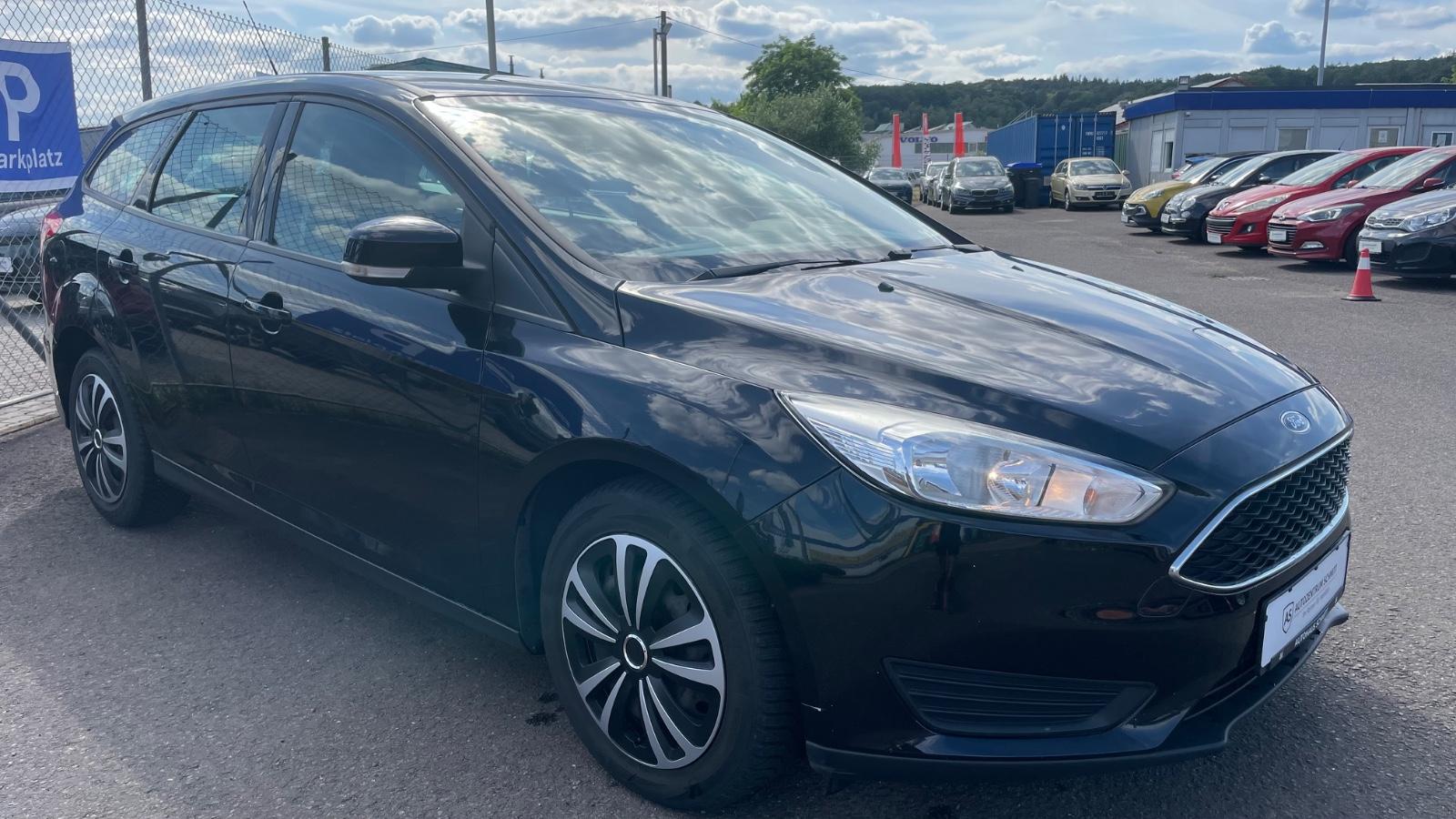 Ford Focus 2015 — interior