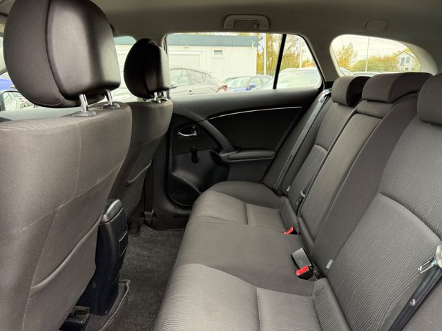 Toyota Avensis  Kombi Basis