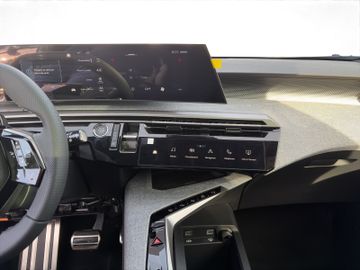 Peugeot 5008 GT 145 e-DSC6 KeyLess*360 KAM*ACC*PANO*