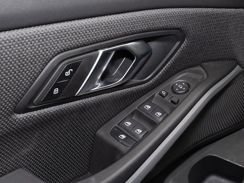 BMW 320 - Bild 5
