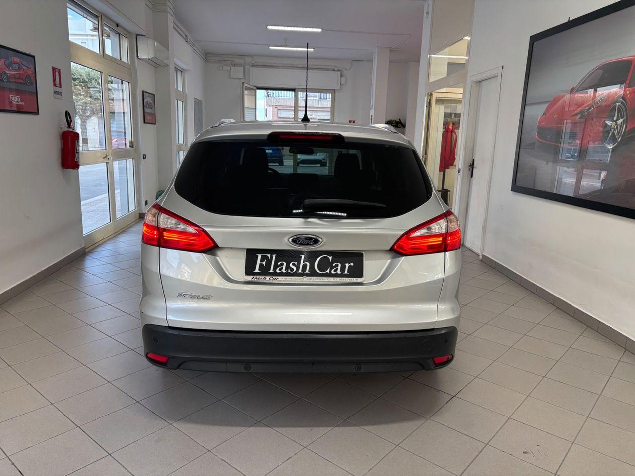 Ford Focus 2012 — photo 5