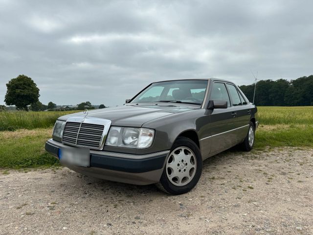 Mercedes-Benz 260E Limousine H-Zulassung