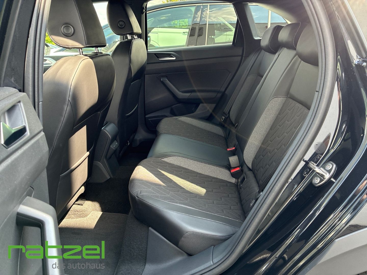 Fahrzeugabbildung Volkswagen Taigo GOAL 1.0 TSI LED+AHK+ACC+PDC Navi Digitale