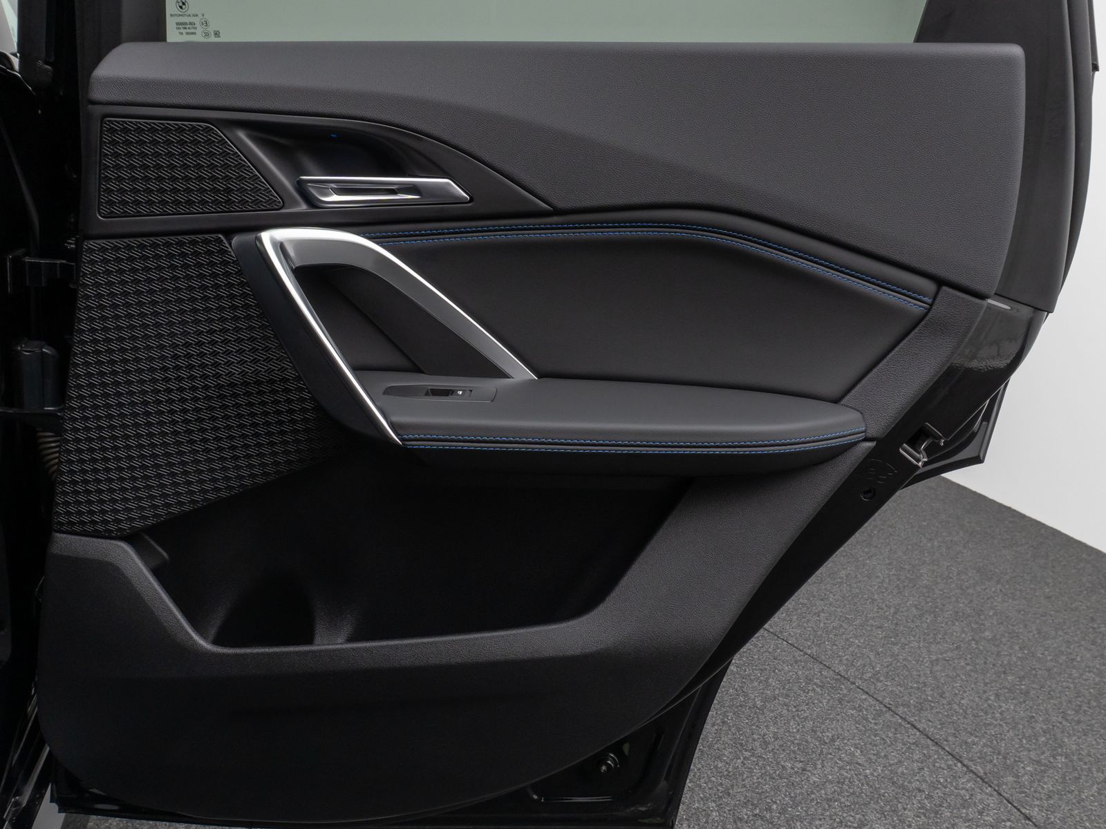 Fahrzeugabbildung BMW iX1 xD30 M Sport Kamera DAB DrivAssist Komfort