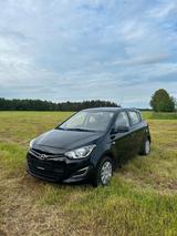 Hyundai Hyndai i20 4 Türer 1,3L Benziner Bj.2014 - Hyundai i20: Türer