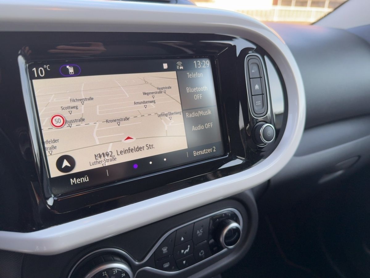 Fahrzeugabbildung Renault Twingo E-TECH VIBES Kamera EPH Klimaaut. SHZ