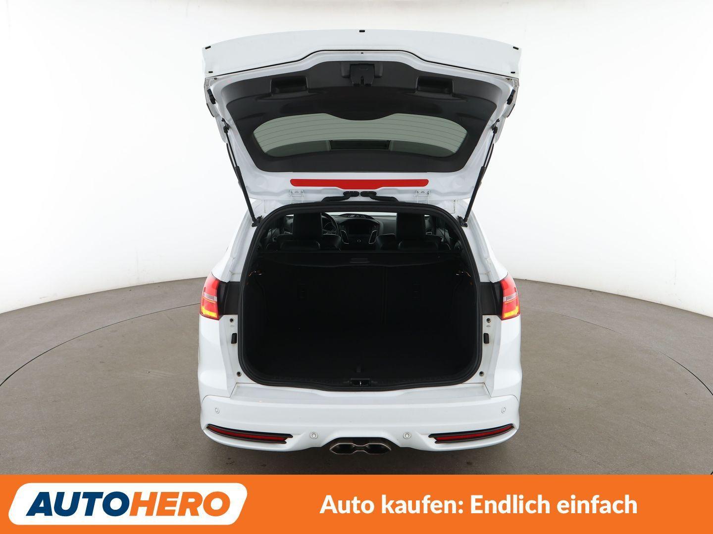 Ford Focus 2.0 EcoBoost ST*NAVI*XENON*TEMPO*CAM*PDC*
