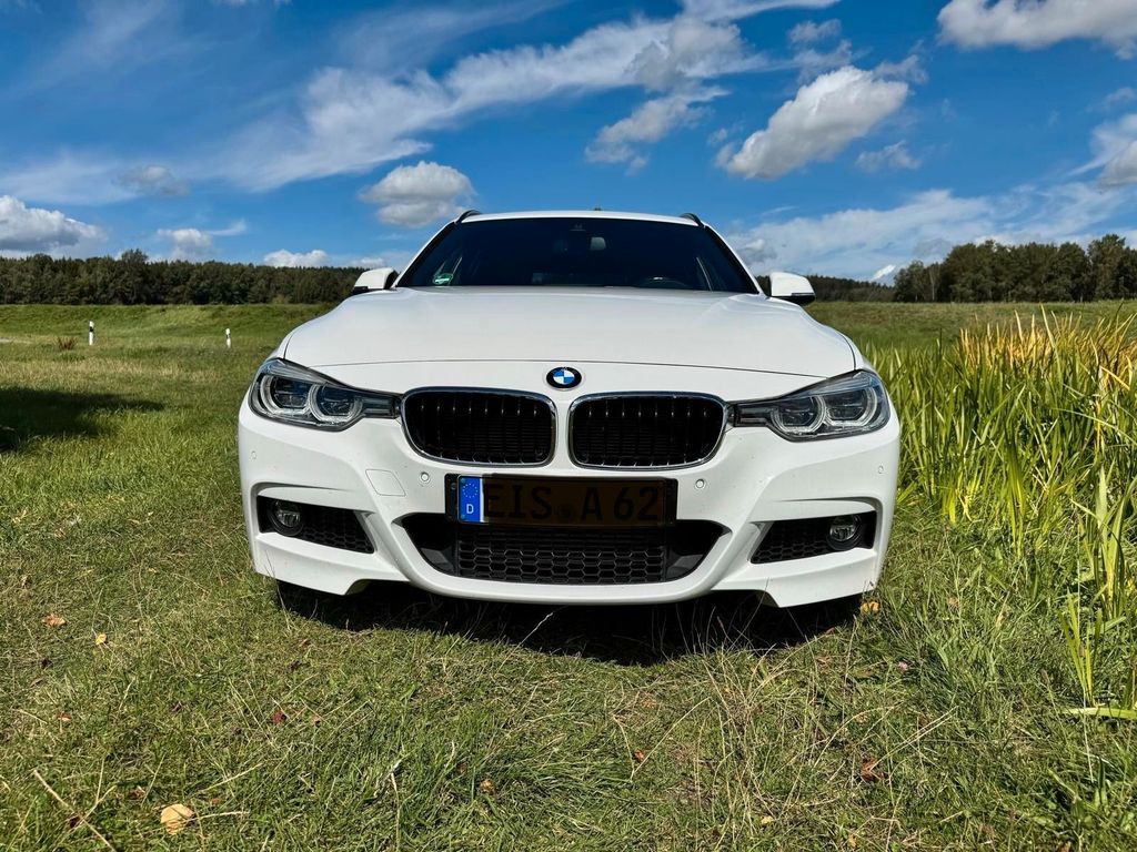 Image of BMW 320