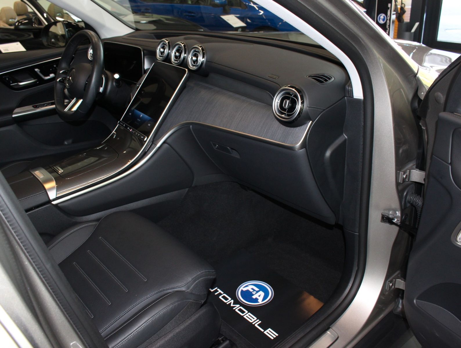 Fahrzeugabbildung Mercedes-Benz GLC 200 4Matic AMG Line*Pano*Burmester*Ambiente