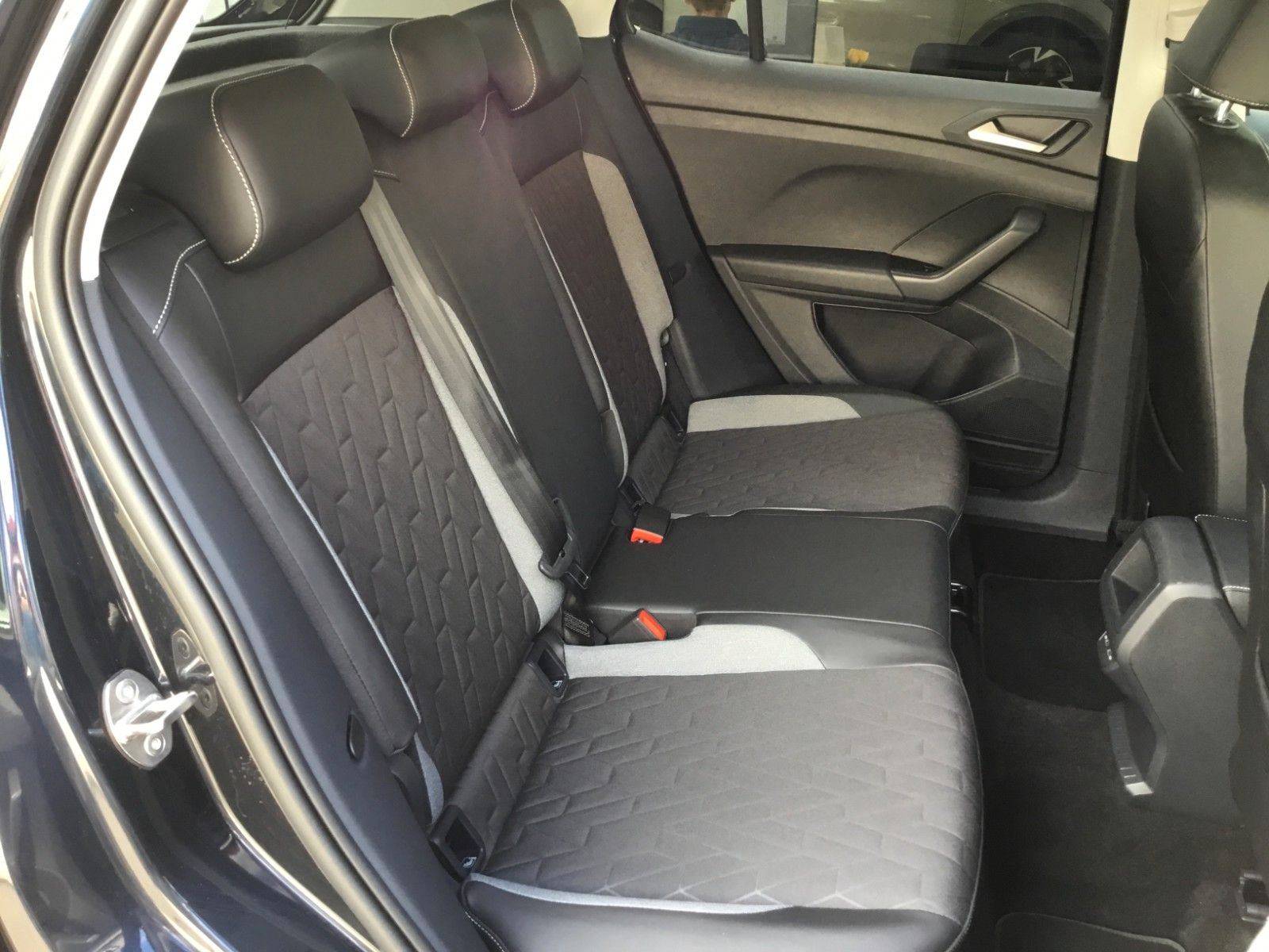 Fahrzeugabbildung Volkswagen T-Cross 1.5 TSI DSG GOAL+AHK+17"+ACC+Kamera