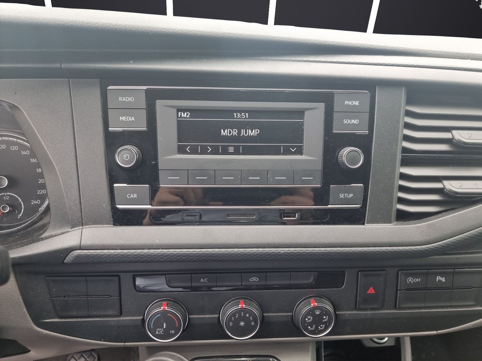 Fahrzeugabbildung Volkswagen T6 Transporter T6.1 TDI Kasten Regalein. KLIMA R