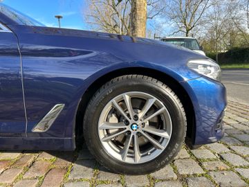 Fahrzeugabbildung BMW 530d xDrive*HeadUp*Softclose*AHK*Totwinkel*