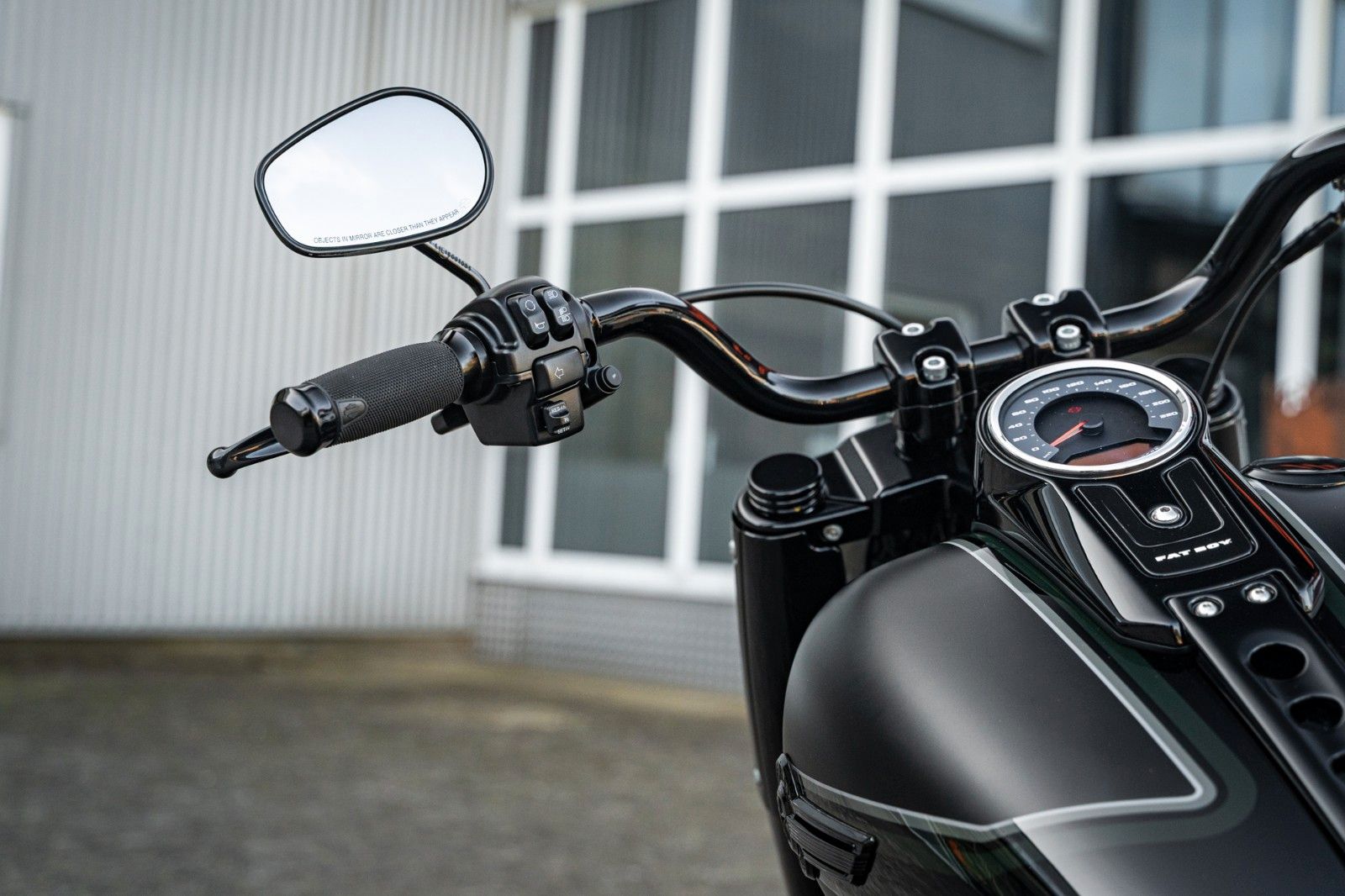 Fahrzeugabbildung Harley-Davidson DARK FAT BOY FLFBS 114 MY23 -JEKILL&HYDE-