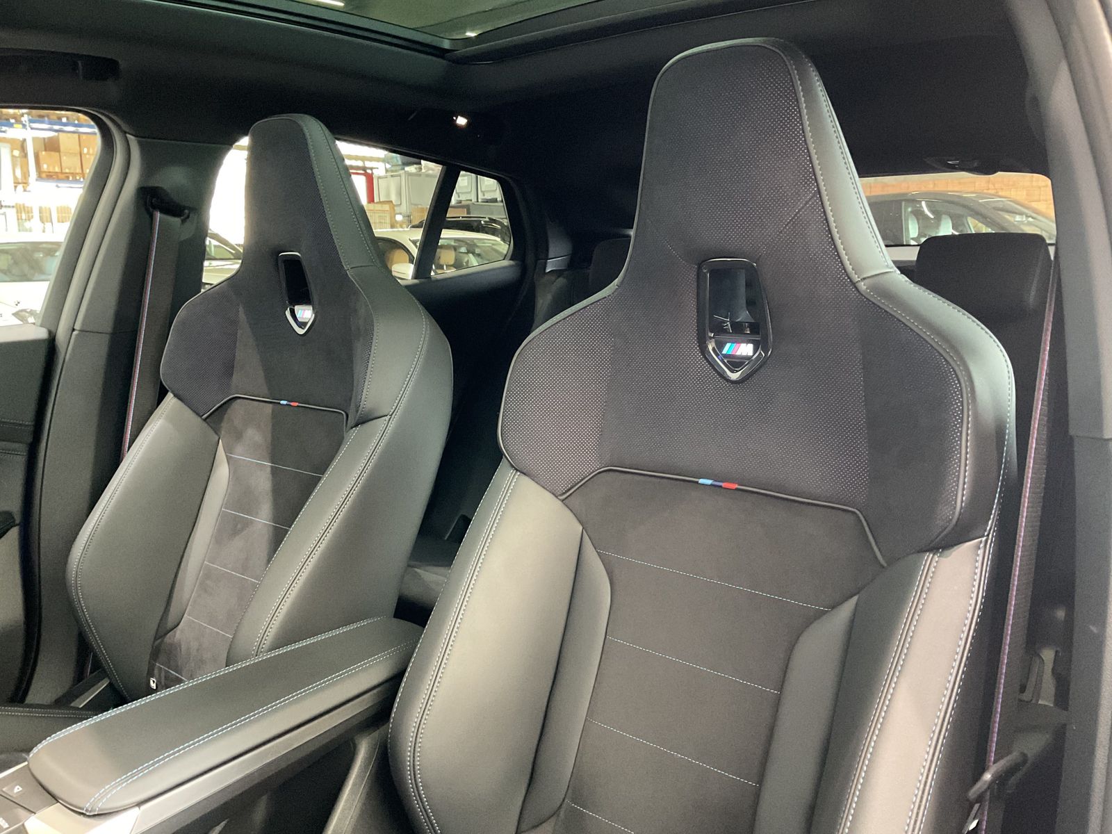 Fahrzeugabbildung BMW X2 M35i xDrive |Glasdach |M Sportpaket Pro |20"