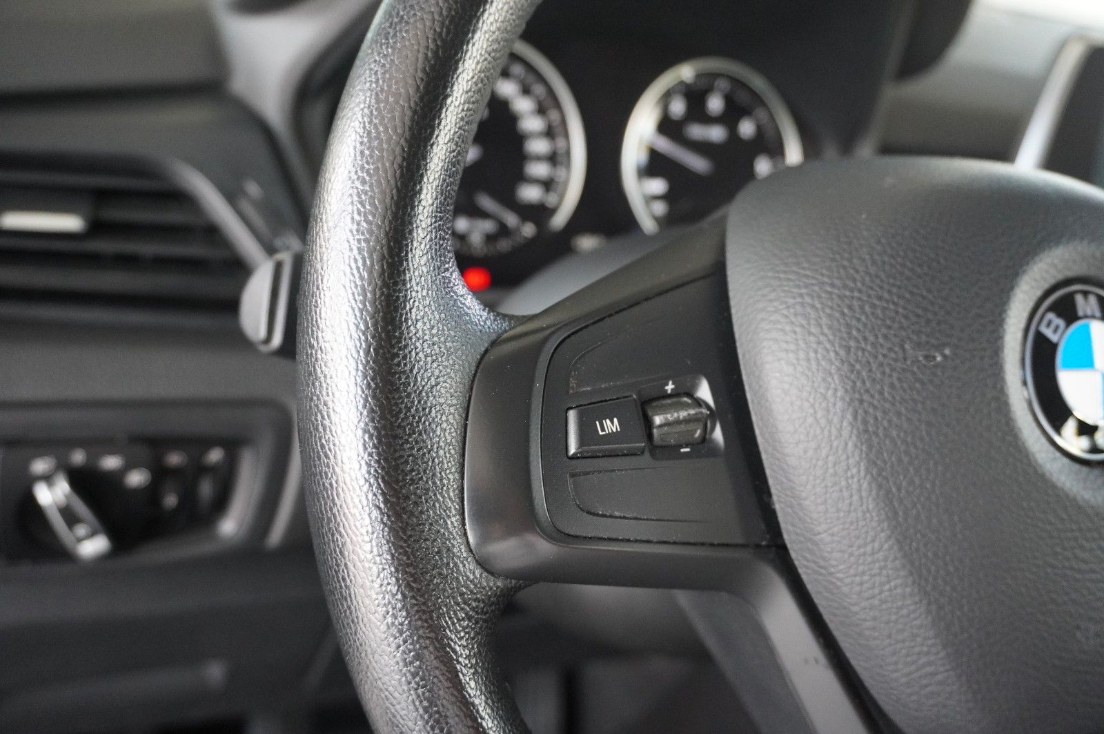 Fahrzeugabbildung BMW 216d Active Tourer NAVI/PDC/ALU/EU6dTemp