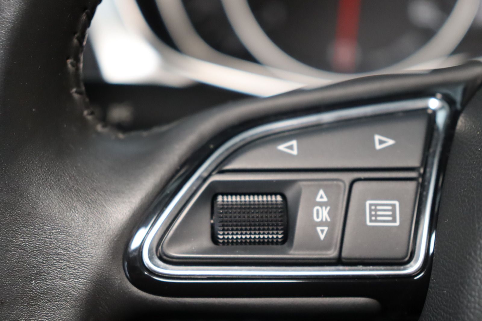 Fahrzeugabbildung Audi A6 Avant 3.0 TDI quattro Pano. * AHK * Service
